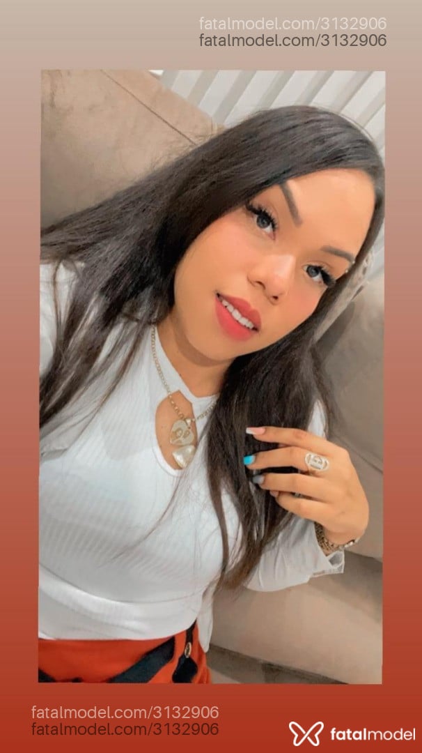 Acompanhante mulher com cabelo castanho de olhos azuis - Vitorinha Acompanhante mulher com cabelo castanho de olhos azuis - Vitorinha