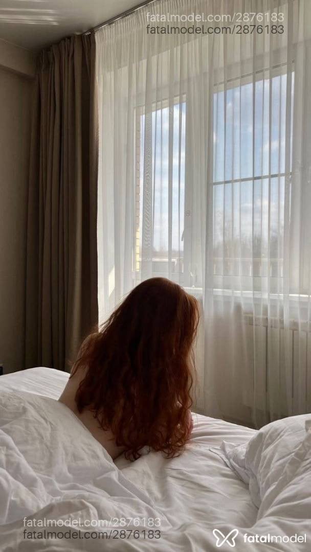 Acompanhante mulher ruiva (o) de olhos castanhos - Lola Vaz