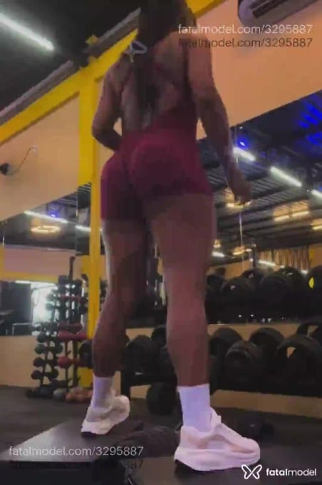Acompanhante mulher morena (o) de olhos mel em Xanxerê - Thayná Souza