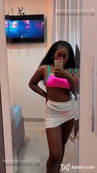 Acompanhante mulher morena (o) de olhos pretos em União da Vitória - Iza Martins