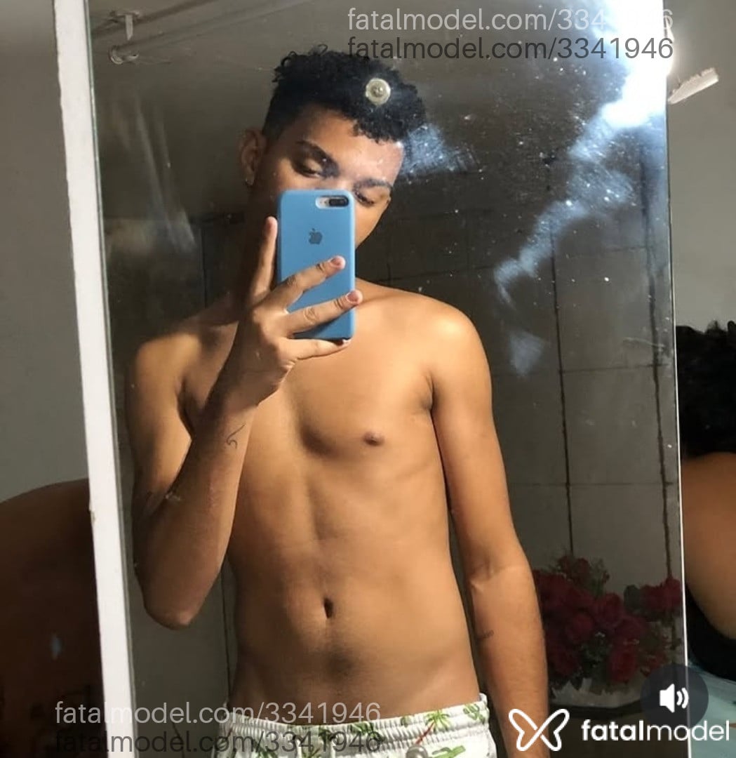 Acompanhante homem com cabelo castanho de olhos castanhos em Bom Jesus da Lapa Acompanhante homem com cabelo castanho de olhos castanhos em Bom Jesus da Lapa - Samuel Rocha