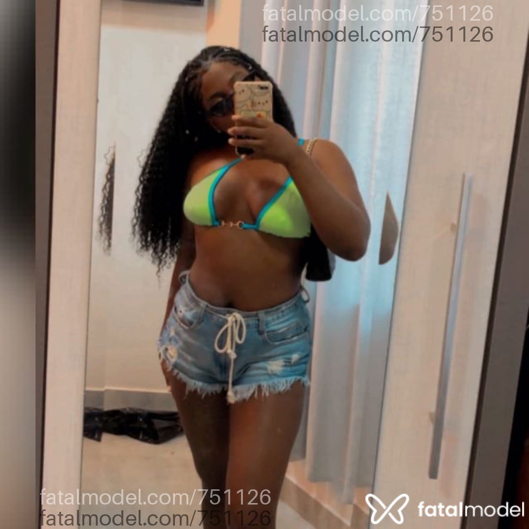 Acompanhante mulher morena (o) de olhos pretos em União da Vitória - Iza Martins