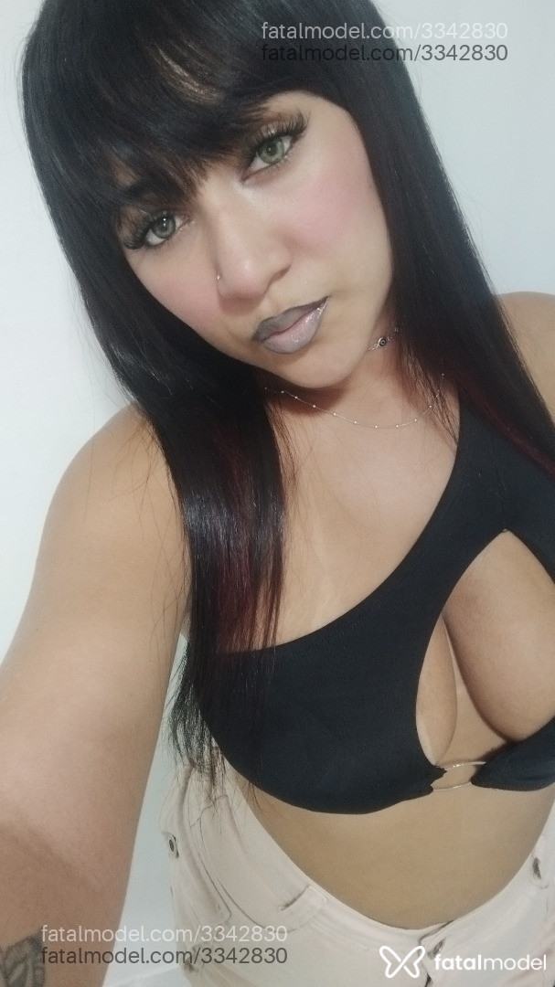Acompanhante mulher morena (o) de olhos pretos em Virtual Acompanhante mulher morena (o) de olhos pretos em Virtual - Gabi Sottelier