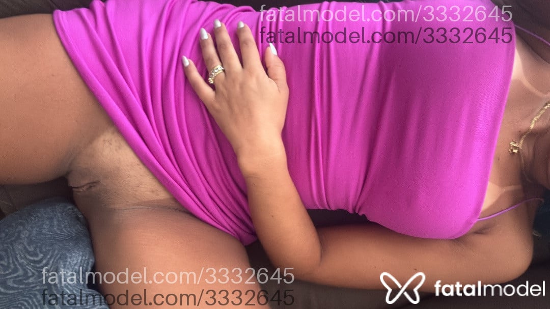 Acompanhante mulher morena (o) de olhos castanhos em Araxá - Heloísa