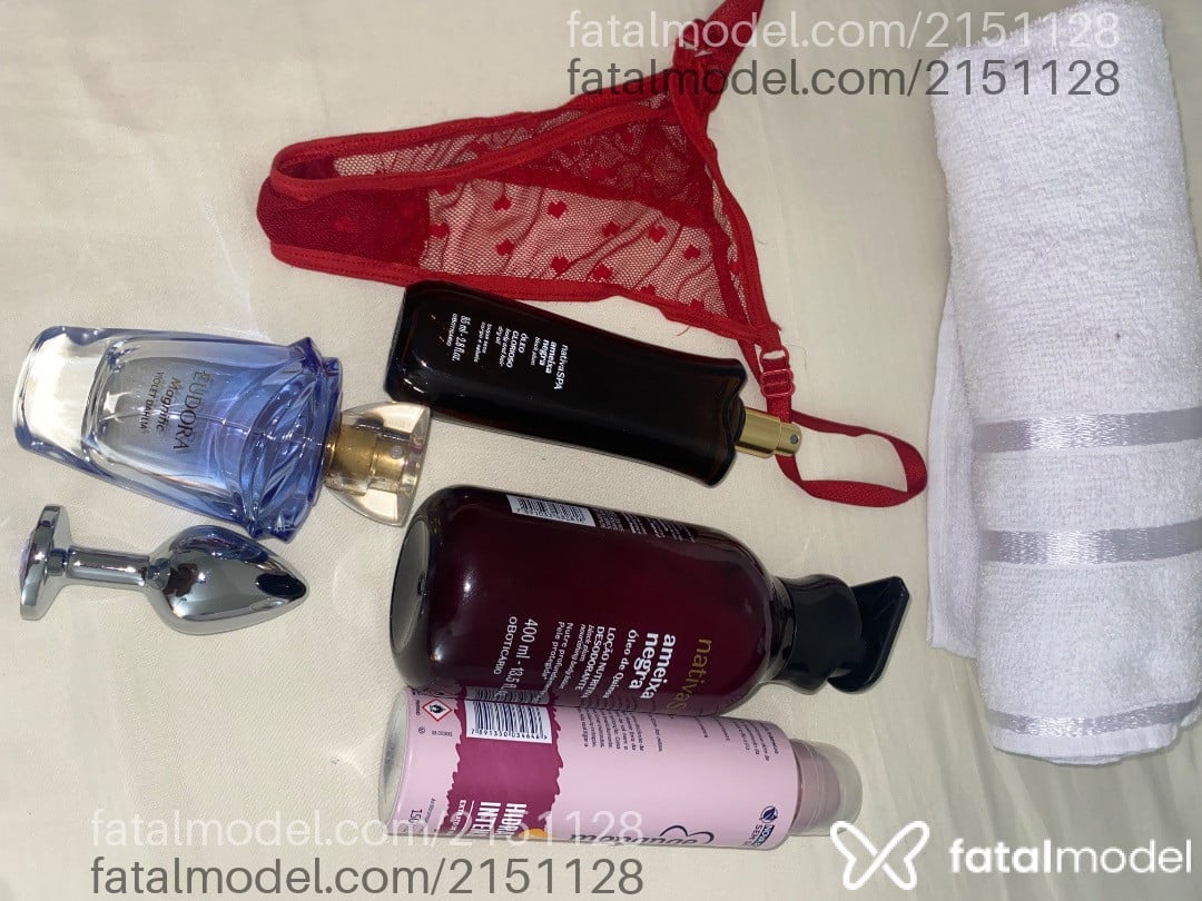 Acompanhante mulher com cabelo castanho de olhos castanhos em Juiz de Fora - Lívia Araújo