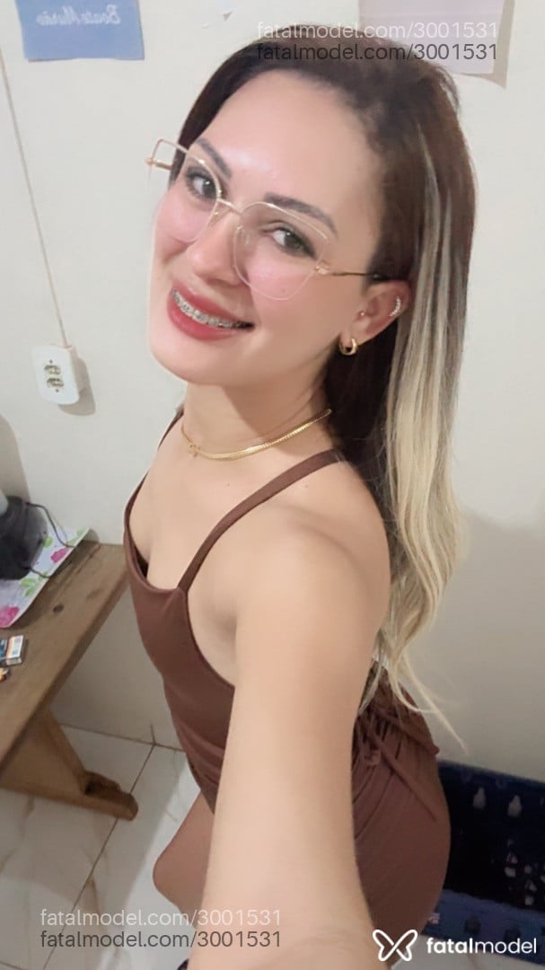 Acompanhante mulher loira (o) de olhos mel em Chapadão do Sul Acompanhante mulher loira (o) de olhos mel em Chapadão do Sul - Luna Lahrsen