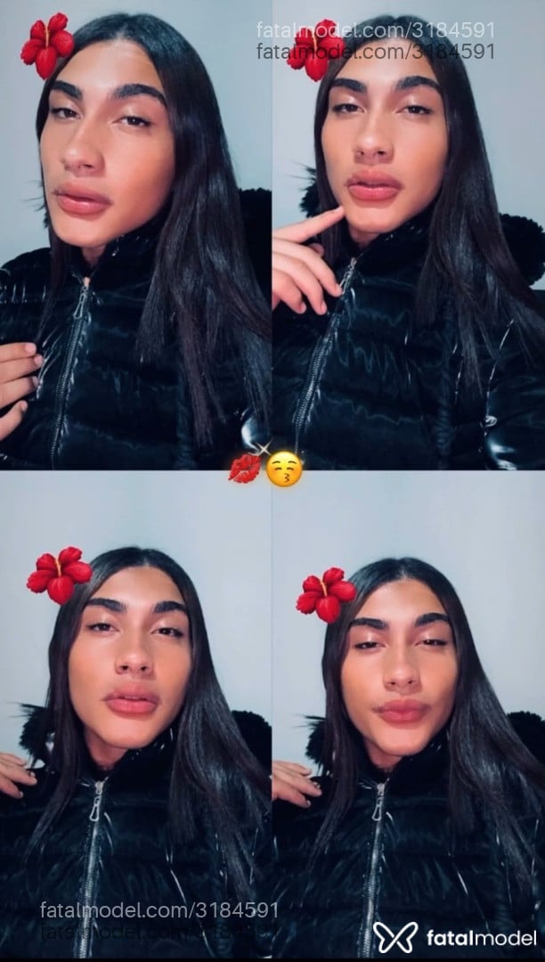 Acompanhante mulher trans com cabelo castanho de olhos mel em Alvorada do Sul - Isis Raphaella