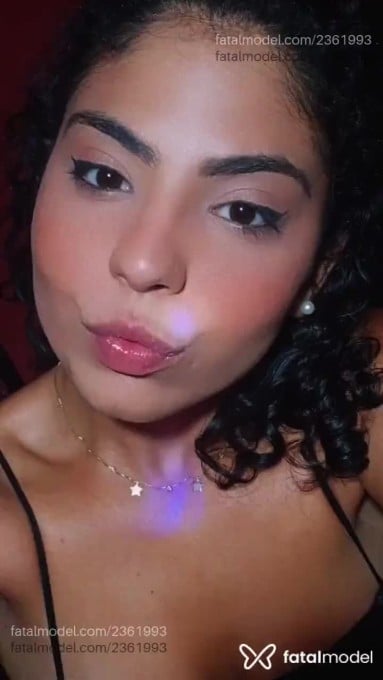 Acompanhante mulher morena (o) de olhos castanhos em Itapagipe Acompanhante mulher morena (o) de olhos castanhos em Itapagipe - Kauanny Fazio
