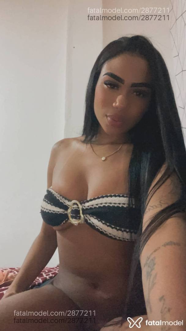 Acompanhante mulher com cabelo castanho de olhos pretos - Lays