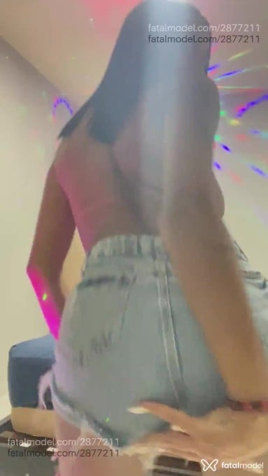 Acompanhante mulher com cabelo castanho de olhos pretos em Rio das Ostras - Lays
