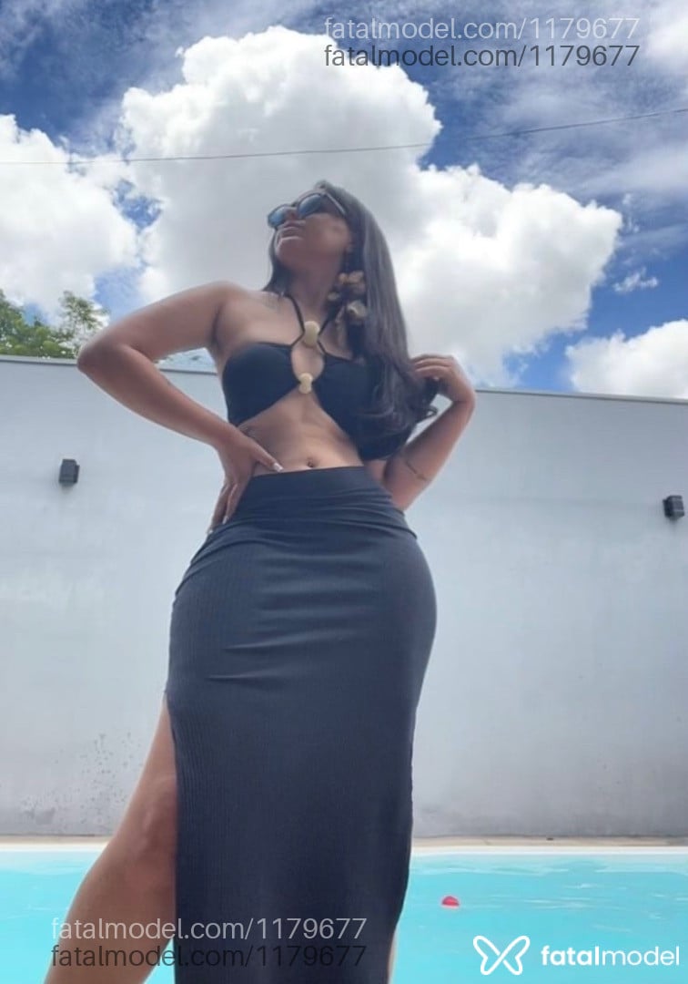 Acompanhante mulher com cabelo castanho de olhos castanhos em Itajaí - Marjorie