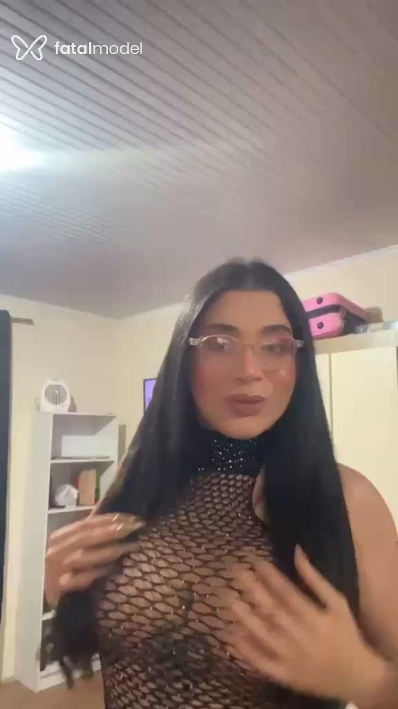 Acompanhante mulher trans morena (o) de olhos castanhos - Alice Medeiros