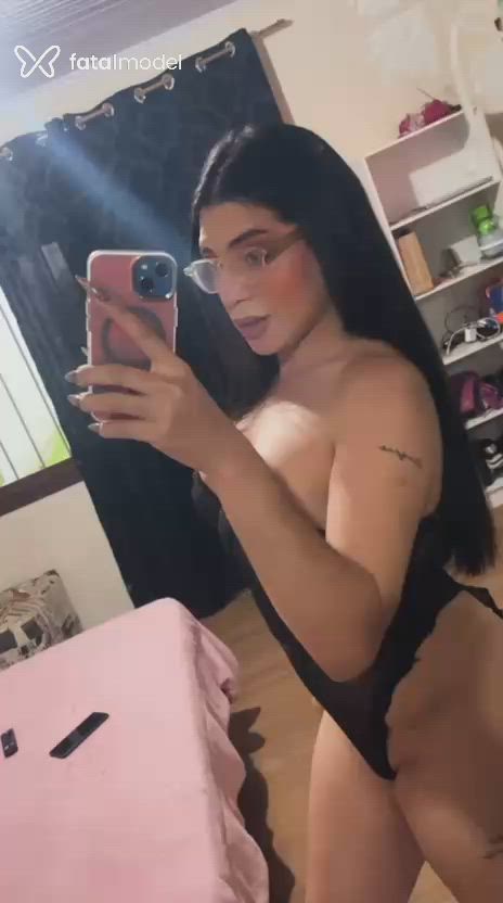 Acompanhante mulher trans morena (o) de olhos castanhos - Alice Medeiros