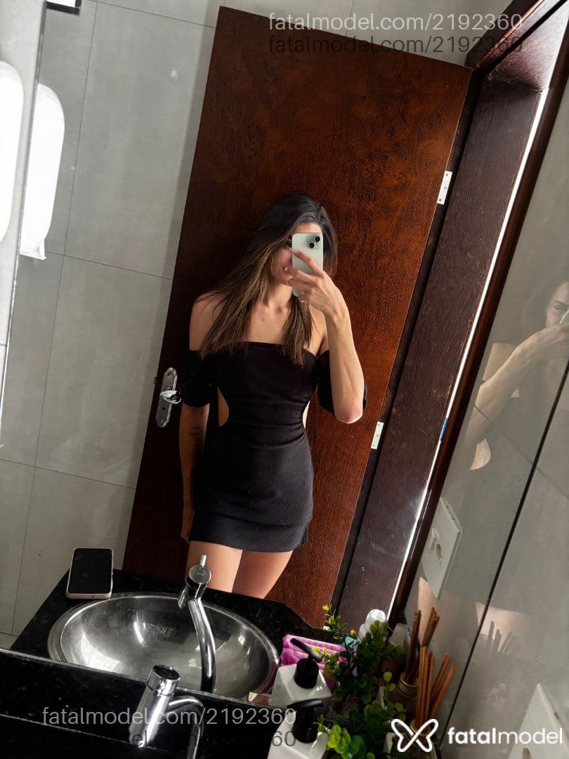 Acompanhante mulher trans com cabelo castanho de olhos castanhos em Belo Horizonte - Gaby