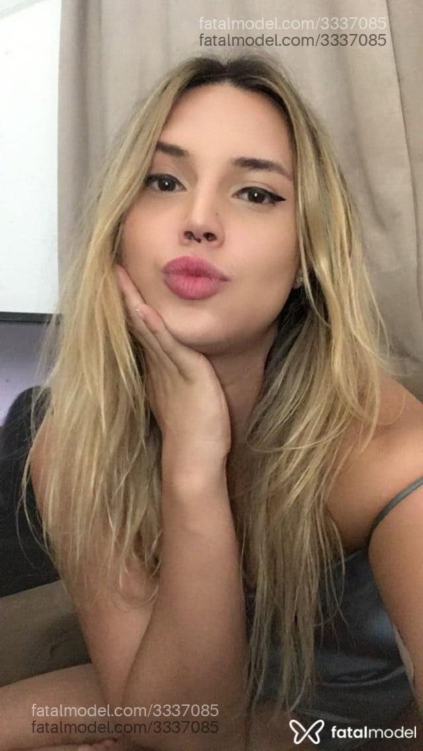 Acompanhante mulher trans loira (o) de olhos castanhos em Virtual - Gabriela