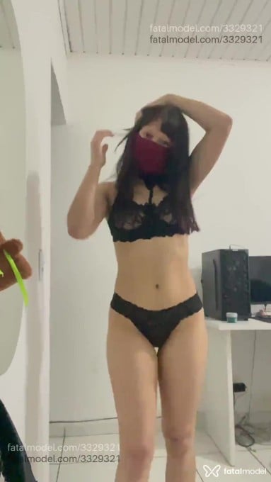 Acompanhante mulher com cabelo castanho de olhos castanhos em Virtual - Marie