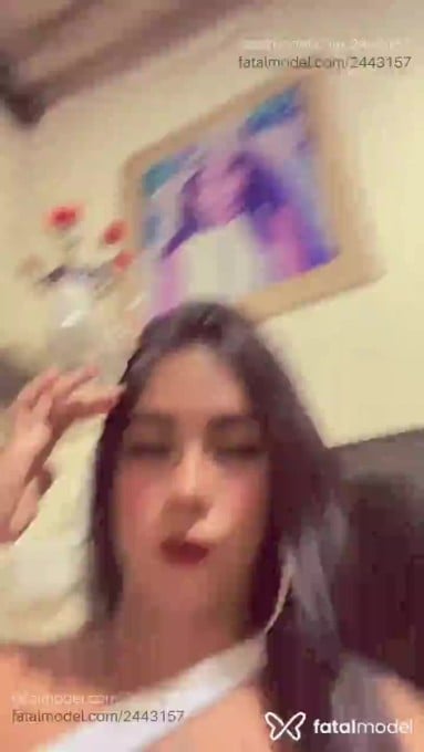 Acompanhante mulher morena (o) de olhos pretos em Caldas Novas Acompanhante mulher morena (o) de olhos pretos em Caldas Novas - Larissa