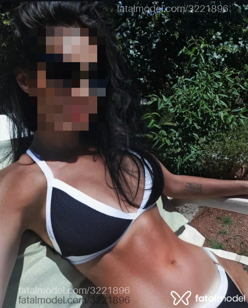 Acompanhante mulher com cabelo castanho de olhos verdes em Porto Alegre - Sophia Ferrari