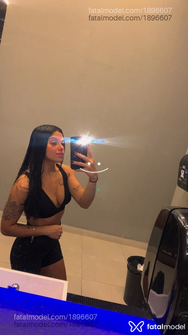 Acompanhante mulher morena (o) de olhos castanhos - Caahh Acompanhante mulher morena (o) de olhos castanhos - Caahh