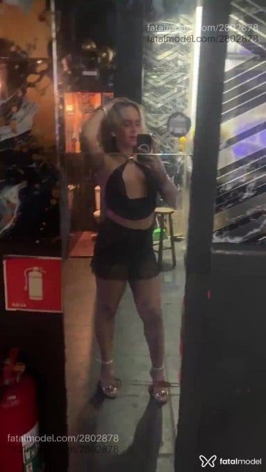 Acompanhante mulher trans loira (o) de olhos castanhos - Luísa Blond Acompanhante mulher trans loira (o) de olhos castanhos - Luísa Blond