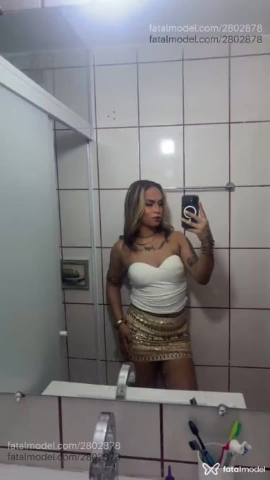 Acompanhante mulher trans loira (o) de olhos castanhos - Luísa Blond Acompanhante mulher trans loira (o) de olhos castanhos - Luísa Blond