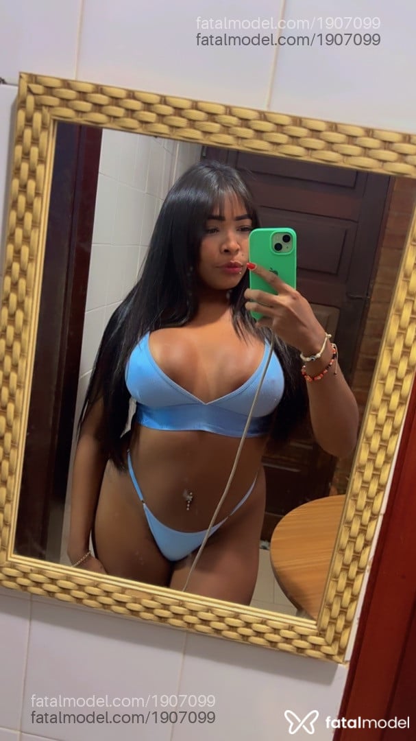 Acompanhante mulher morena (o) de olhos pretos em Armação dos Búzios - Yasmin