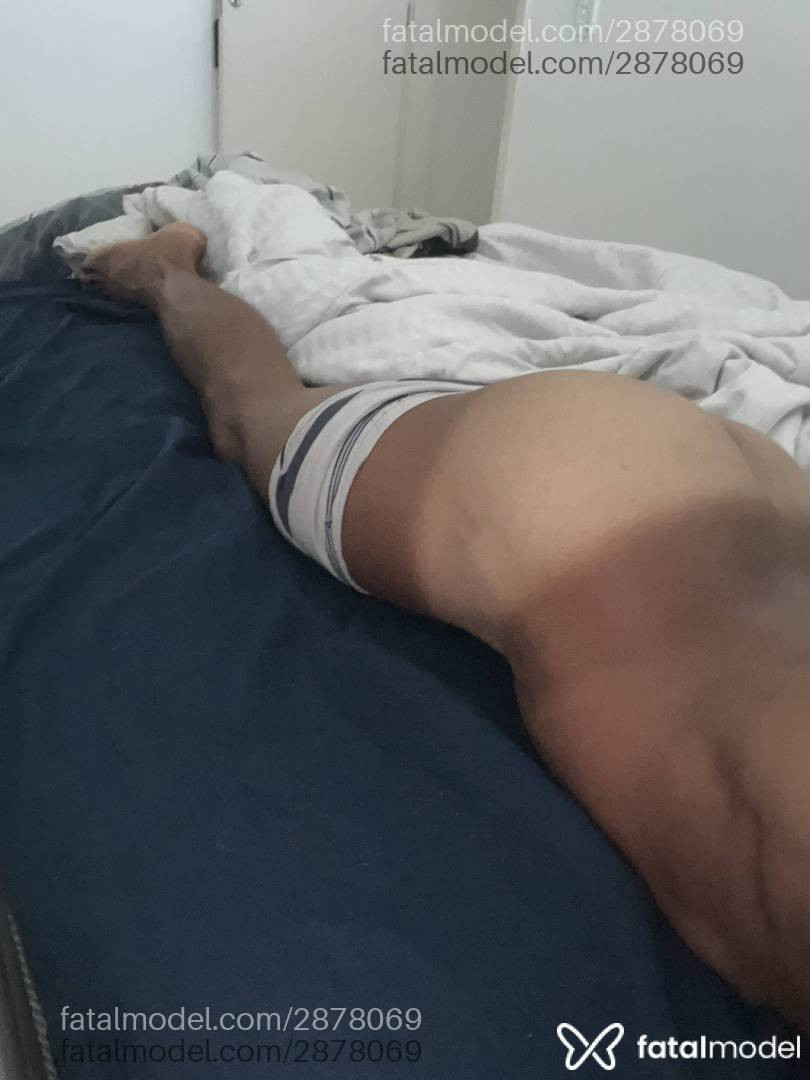 Acompanhante homem morena (o) de olhos castanhos em Virtual Acompanhante homem morena (o) de olhos castanhos em Virtual - Atleta Praiano