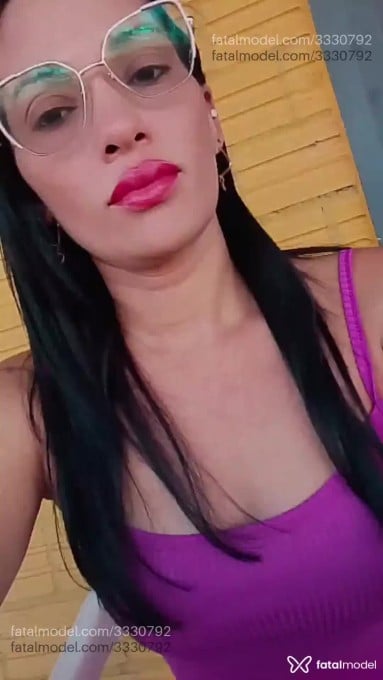 Acompanhante mulher com cabelo castanho de olhos castanhos em Matupá - Lenny
