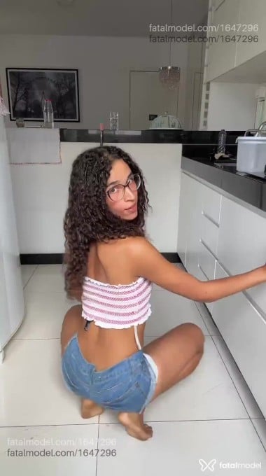 Acompanhante travesti morena (o) de olhos castanhos em Virtual - Espaguete