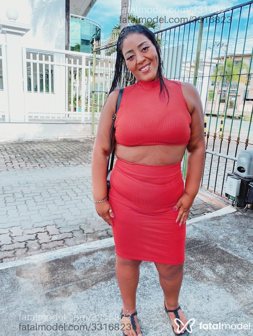 Acompanhante mulher morena (o) de olhos castanhos - Cibelle Martins
