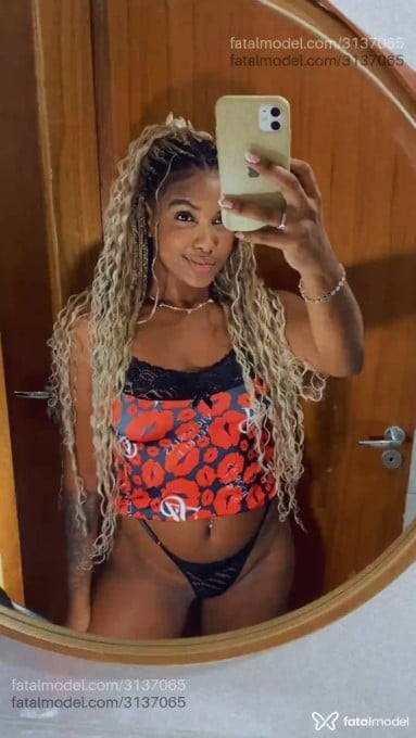 Acompanhante mulher morena (o) de olhos castanhos em Rio de Janeiro - Maya