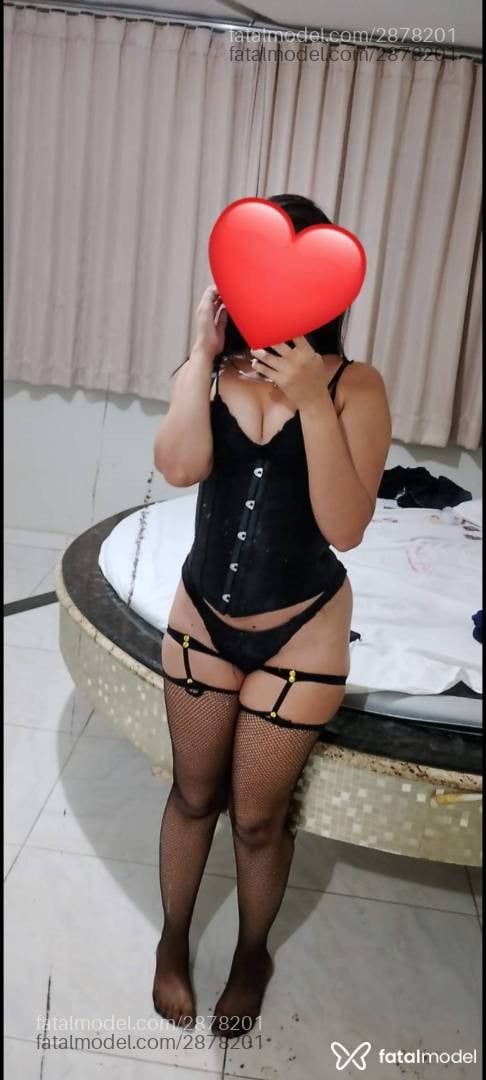 Acompanhante mulher com cabelo castanho de olhos castanhos em Brasília - Mel Quinn