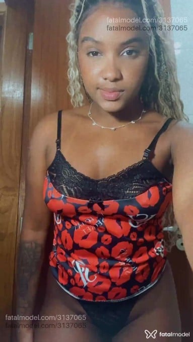 Acompanhante mulher morena (o) de olhos castanhos em Rio de Janeiro - Maya
