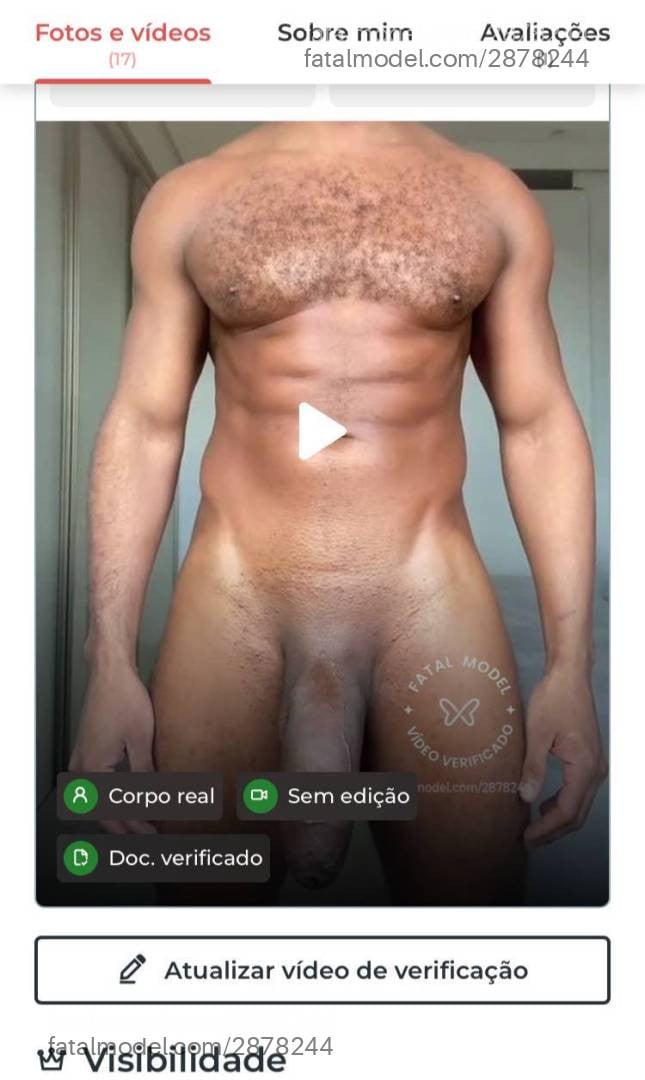 Acompanhante homem sem cabelo de olhos pretos - Cigano ébano