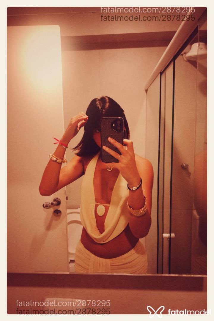 Acompanhante mulher trans morena (o) de olhos mel - Mavis