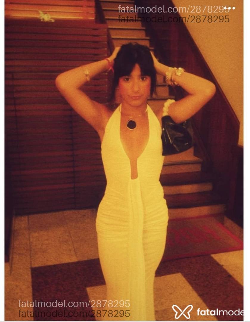 Acompanhante mulher trans morena (o) de olhos mel - Isabela