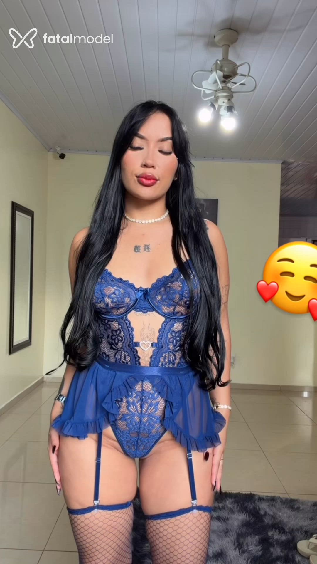Acompanhante mulher morena (o) de olhos castanhos - Julie