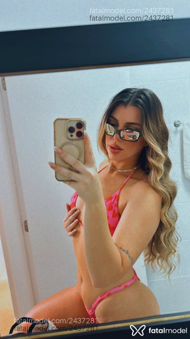Acompanhante mulher loira (o) de olhos azuis em Curitiba - Bruliz