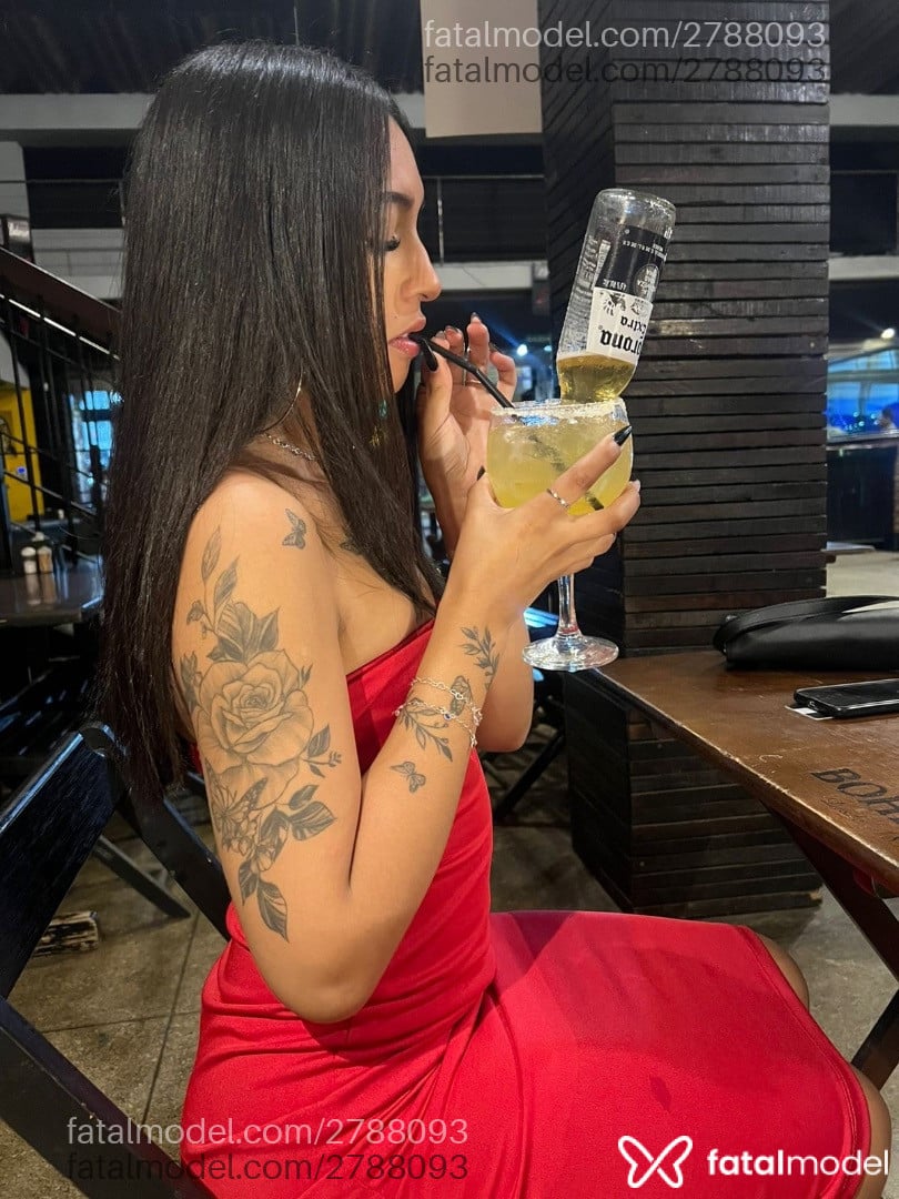 Acompanhante mulher trans morena (o) de olhos pretos em Alfenas - Emilly