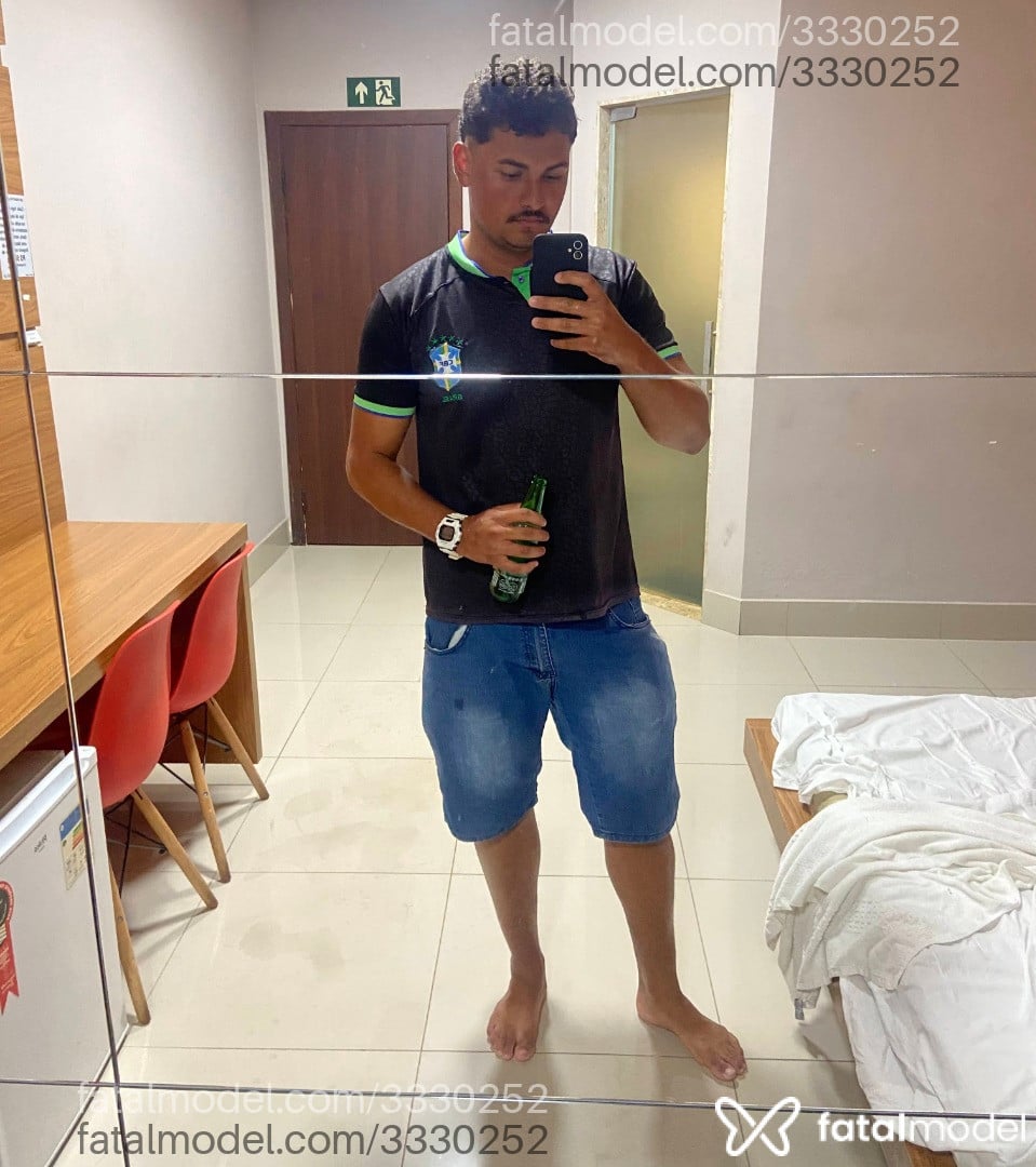 Acompanhante homem com cabelo castanho de olhos pretos em Divinópolis - Maxuel