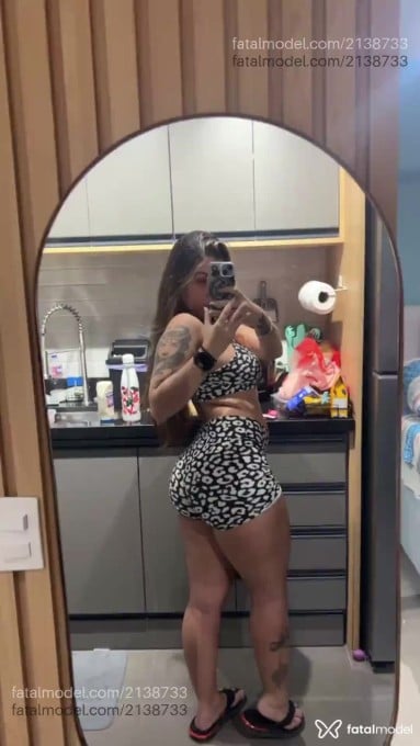 Acompanhante mulher com cabelo castanho de olhos mel em São Paulo - Lua