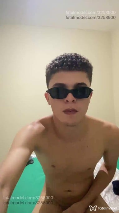 Acompanhante homem com cabelo castanho de olhos castanhos em Rio de Janeiro - Josué