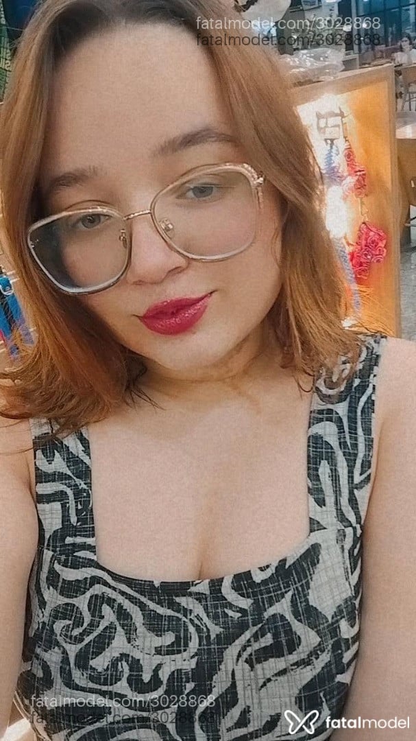 Acompanhante mulher loira (o) de olhos verdes em Catalão - Samira
