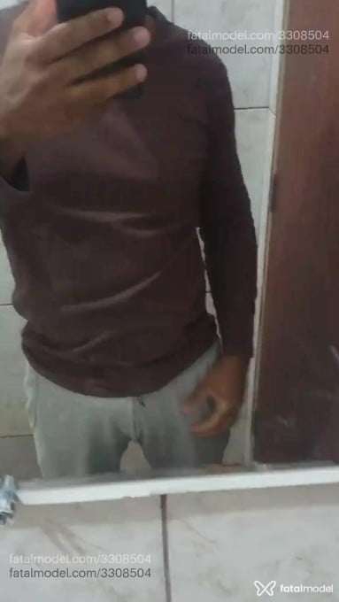Acompanhante homem morena (o) de olhos castanhos em Virtual - Velton