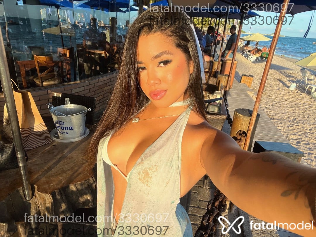 Acompanhante mulher morena (o) de olhos castanhos em Sinop - Mel