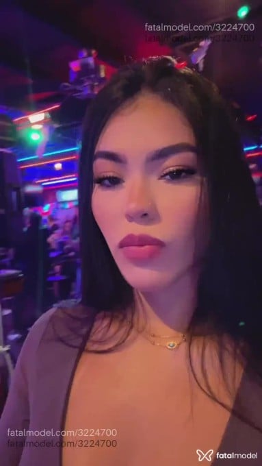 Acompanhante mulher morena (o) de olhos pretos em Rio de Janeiro Acompanhante mulher morena (o) de olhos pretos em Rio de Janeiro - Jadepri