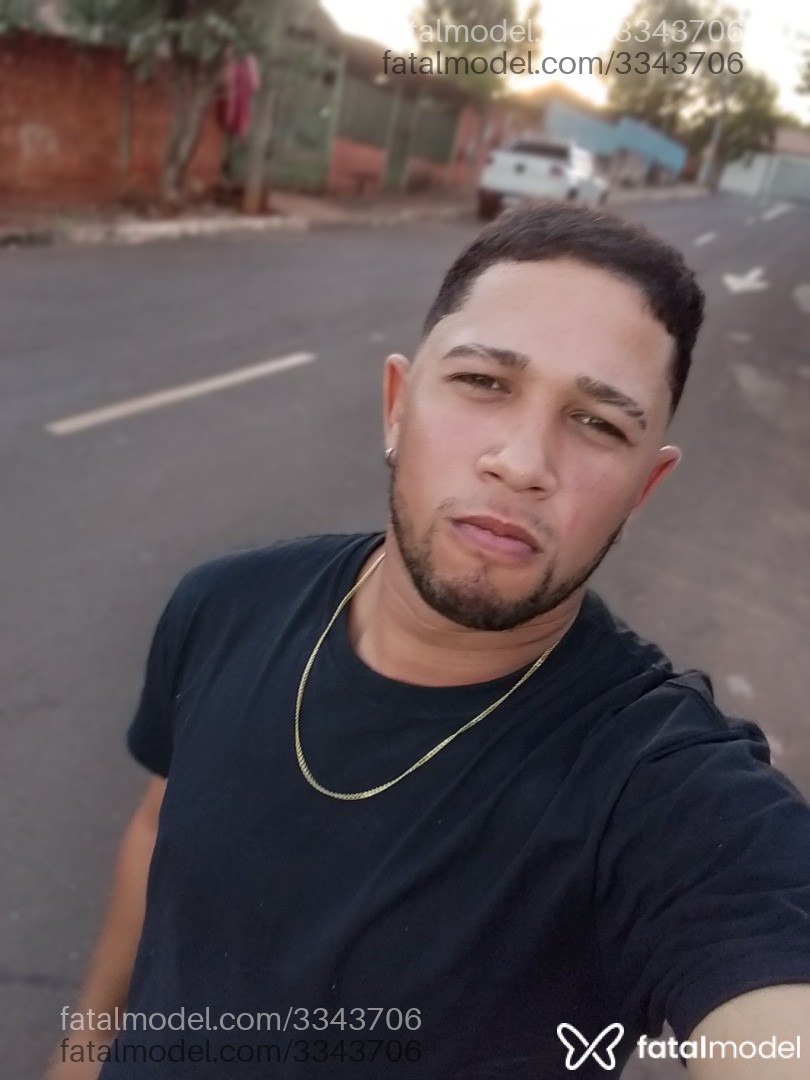 Acompanhante homem morena (o) de olhos castanhos em Campo Grande - Draython