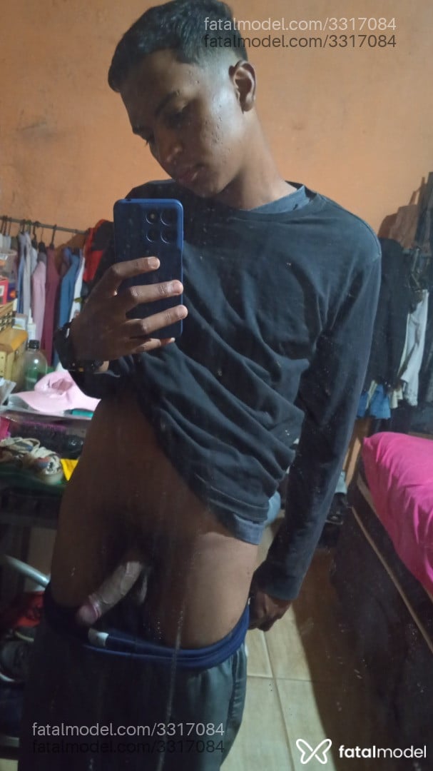 Acompanhante homem morena (o) de olhos pretos - Bieel Acompanhante homem morena (o) de olhos pretos - Bieel