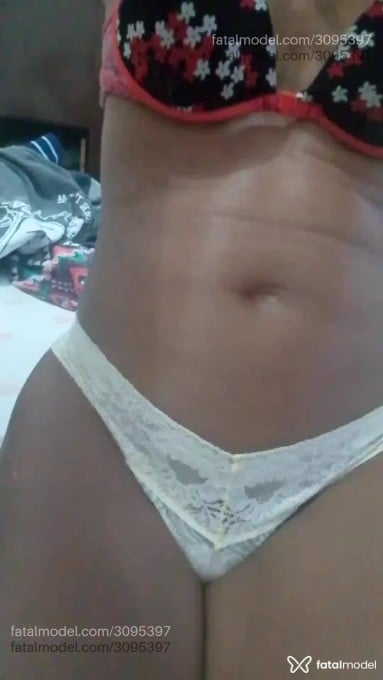 Acompanhante mulher morena (o) de olhos castanhos em Virtual - Bruna