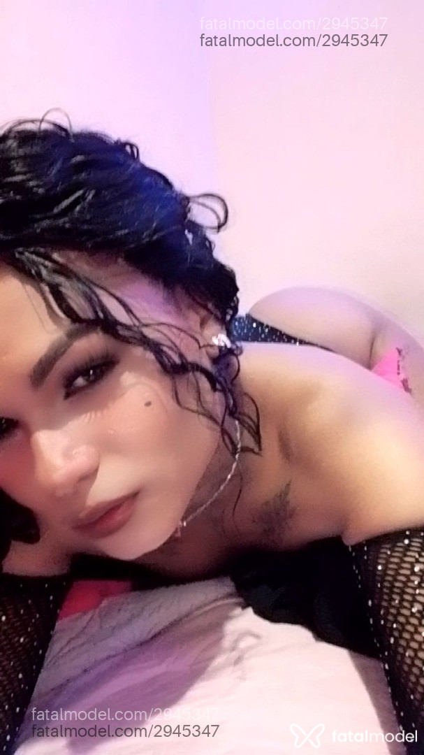 Acompanhante homem trans com cabelo castanho de olhos castanhos em Virtual - Laurita